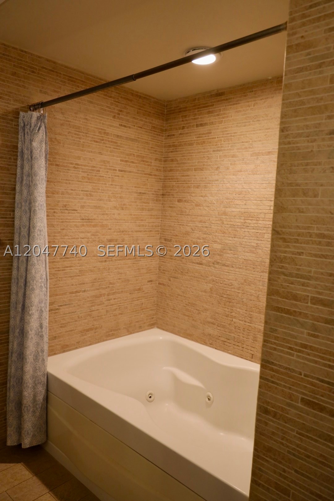 50 Biscayne Blvd 606 Property Photo 8