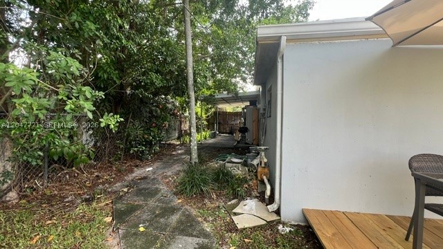 3000 N 72nd Way Property Photo 4