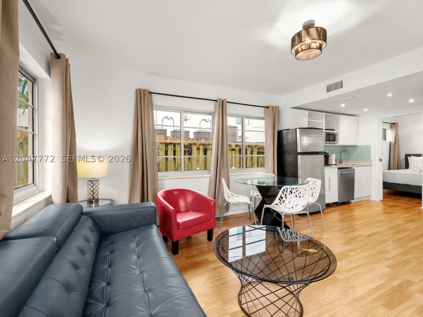 1032 Michigan Ave C Property Photo 3