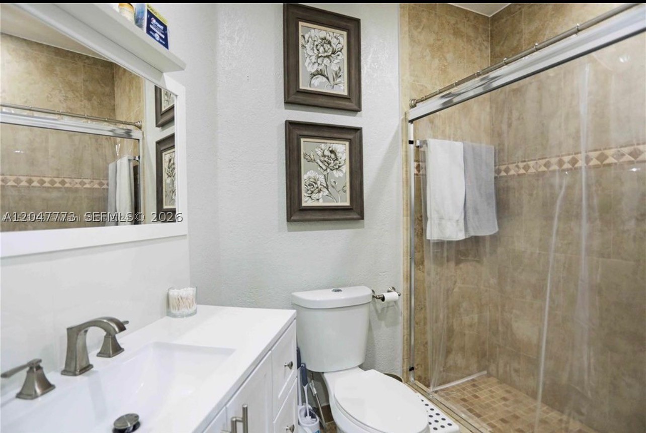 2535 Ne 41st Ave Property Photo 11