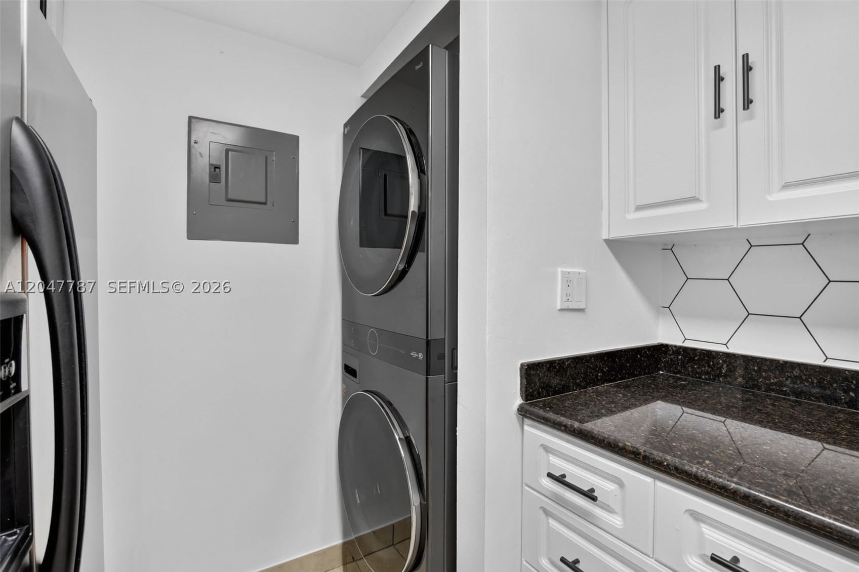 220 Lakeview Dr 210 Property Photo 10