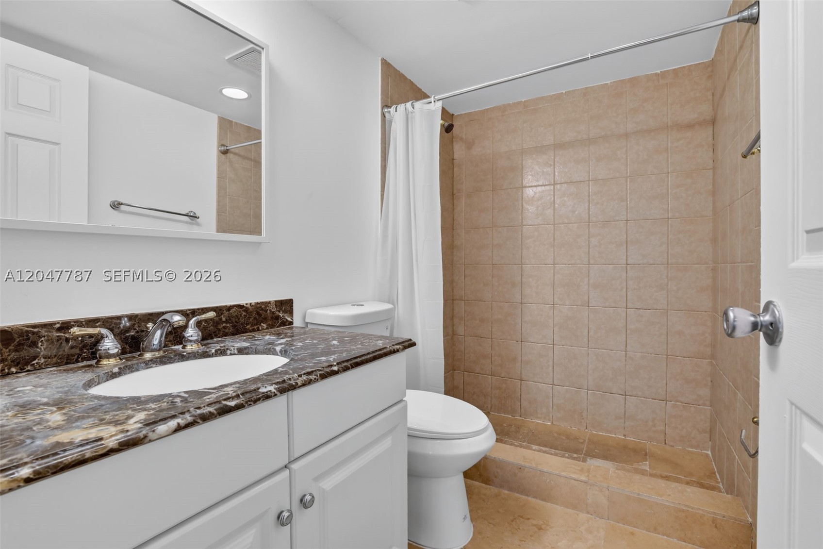 220 Lakeview Dr 210 Property Photo 25