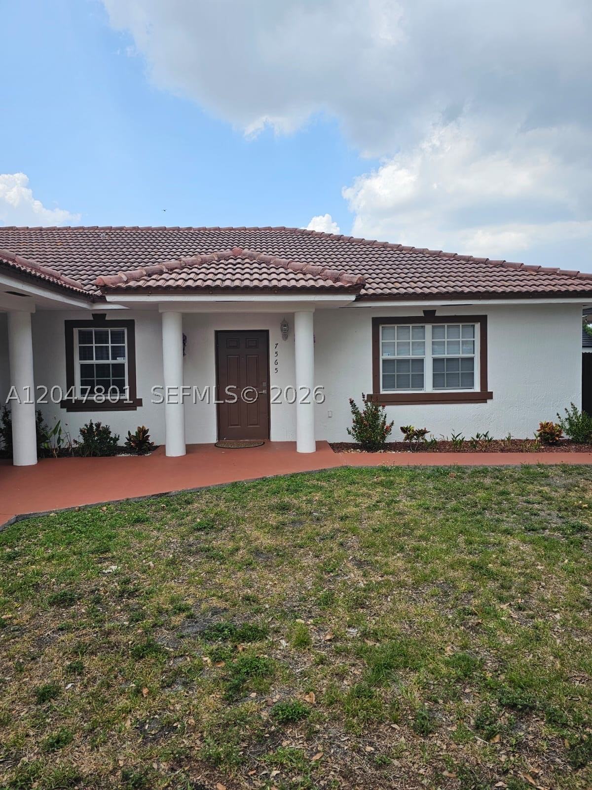 7565 N Augusta Dr 7567 Property Photo 1