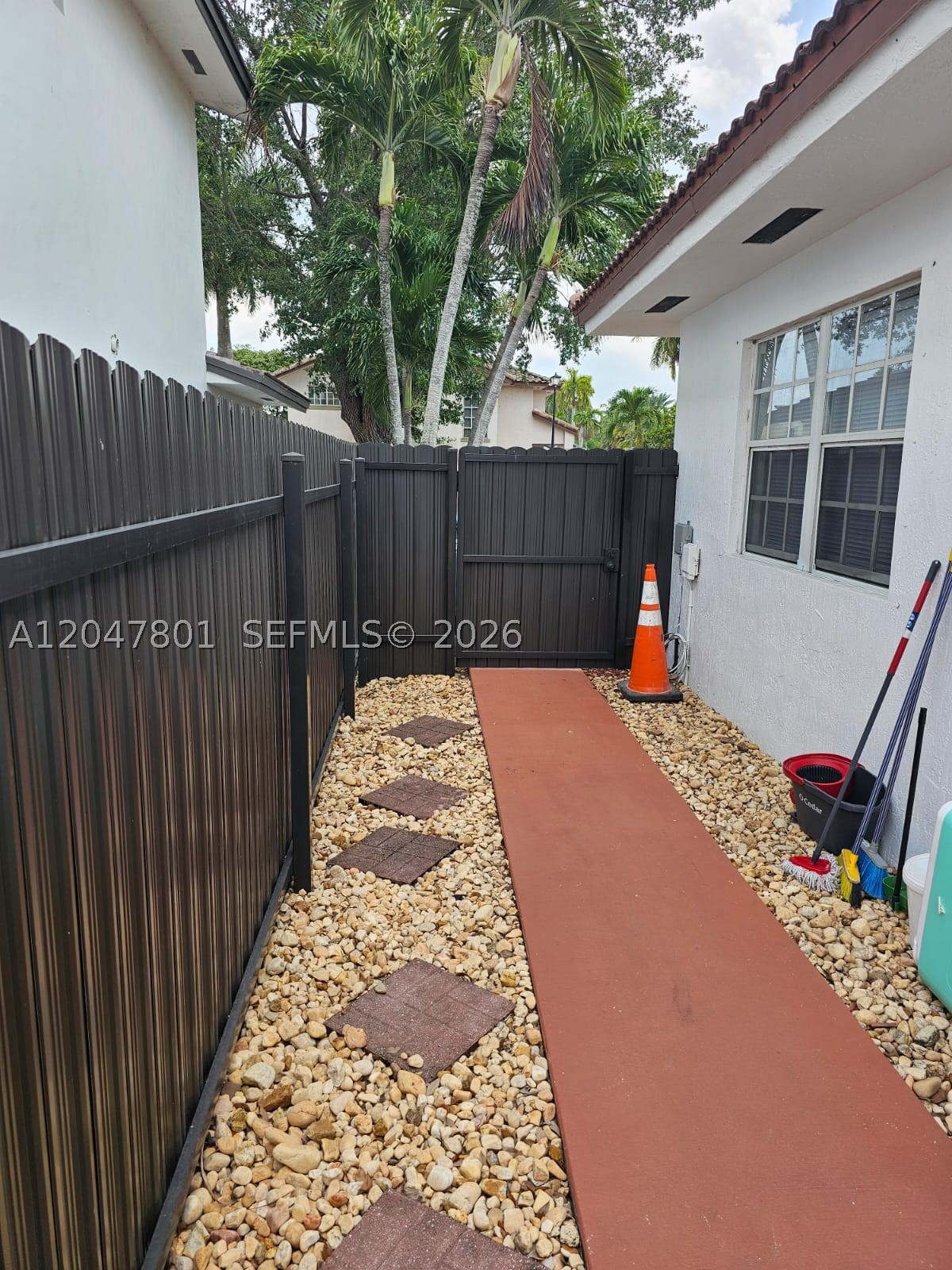 7565 N Augusta Dr 7567 Property Photo 12