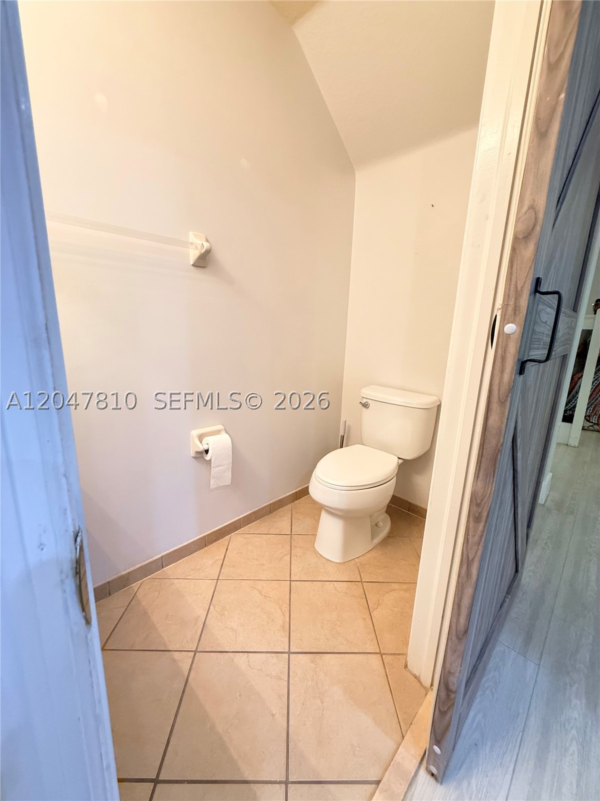 3208 Se 7th St 0 Property Photo 16