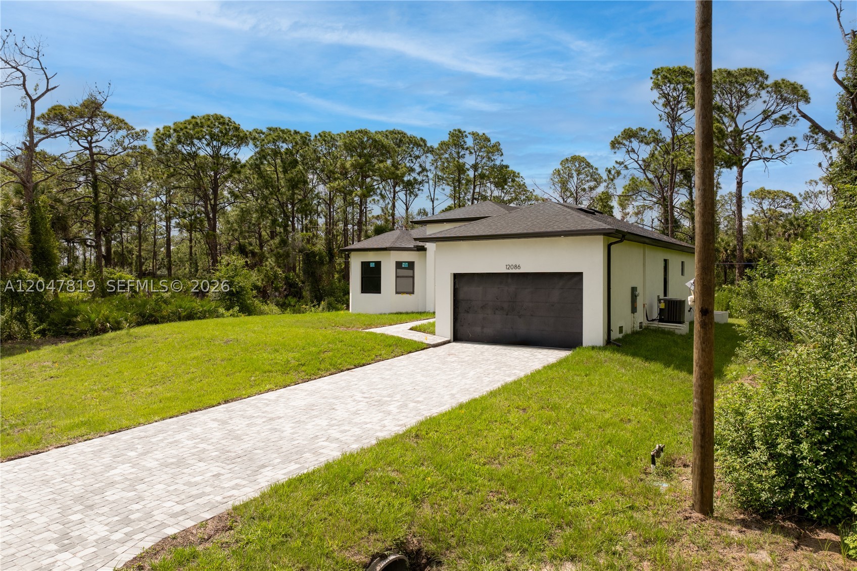12086 Chamberlain Blvd Property Photo 2