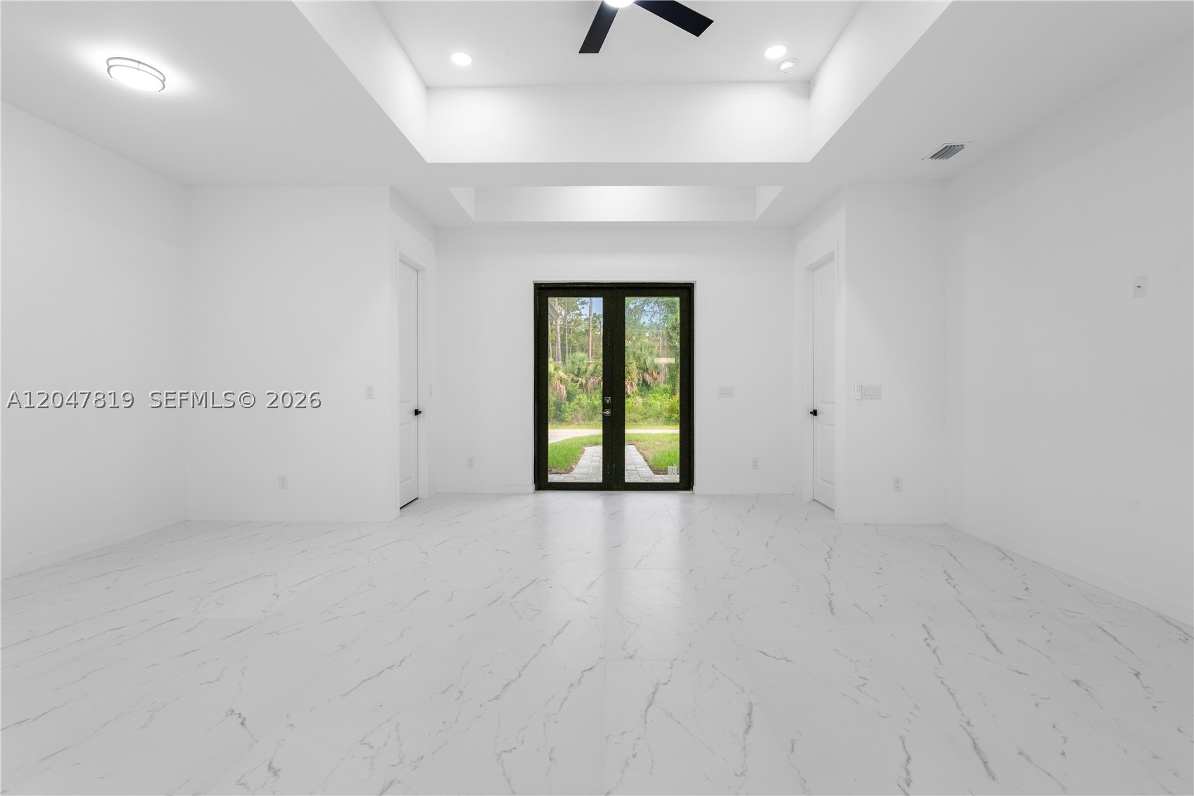 12086 Chamberlain Blvd Property Photo 6