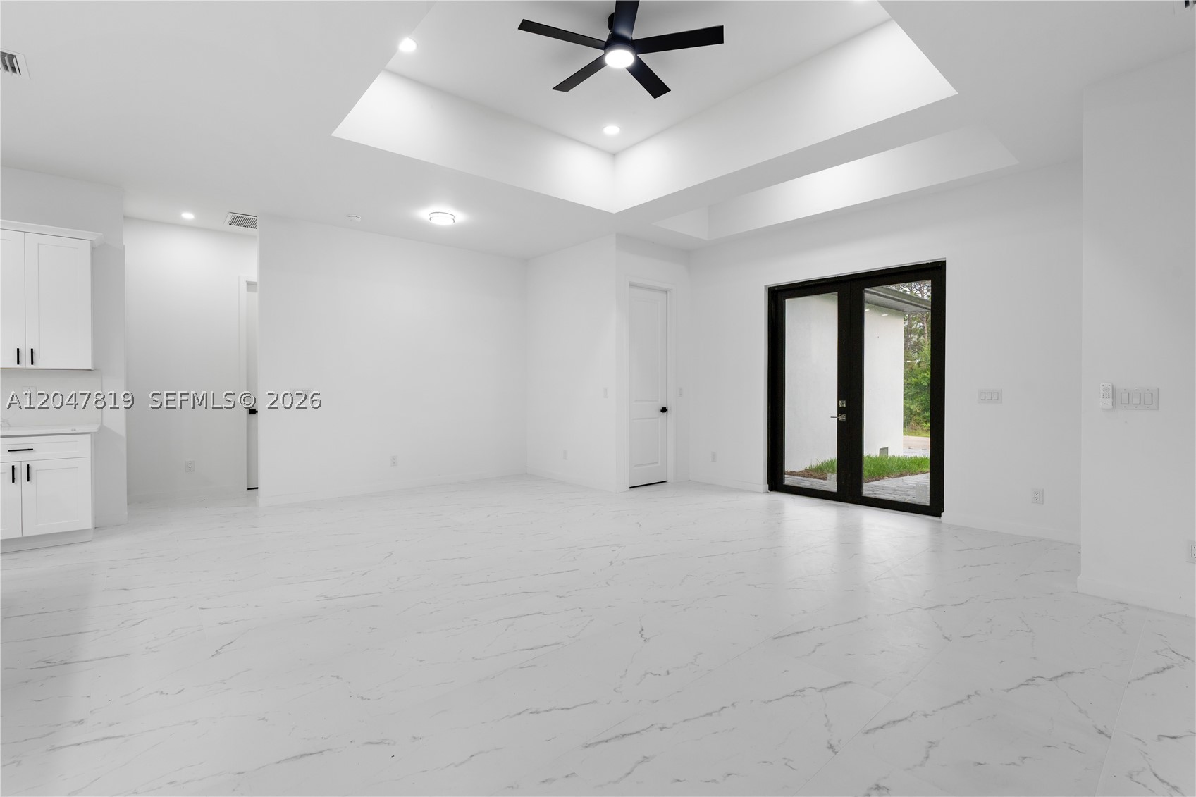 12086 Chamberlain Blvd Property Photo 7