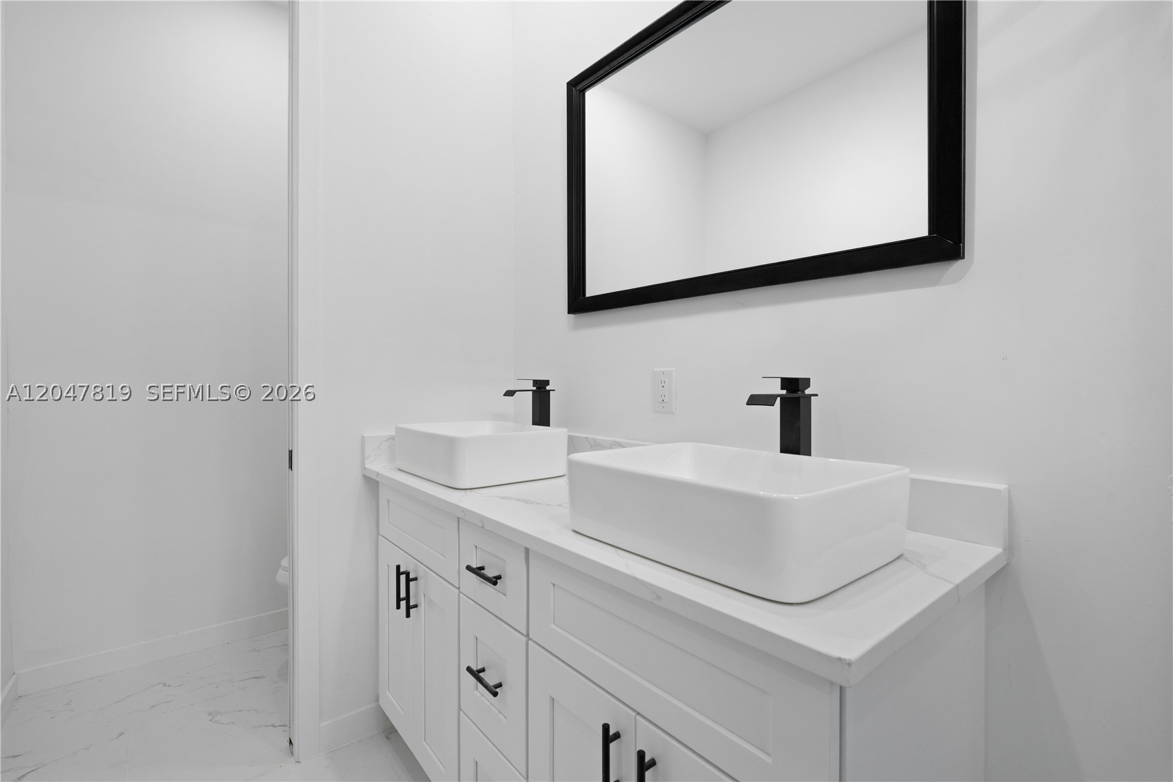 12086 Chamberlain Blvd Property Photo 22