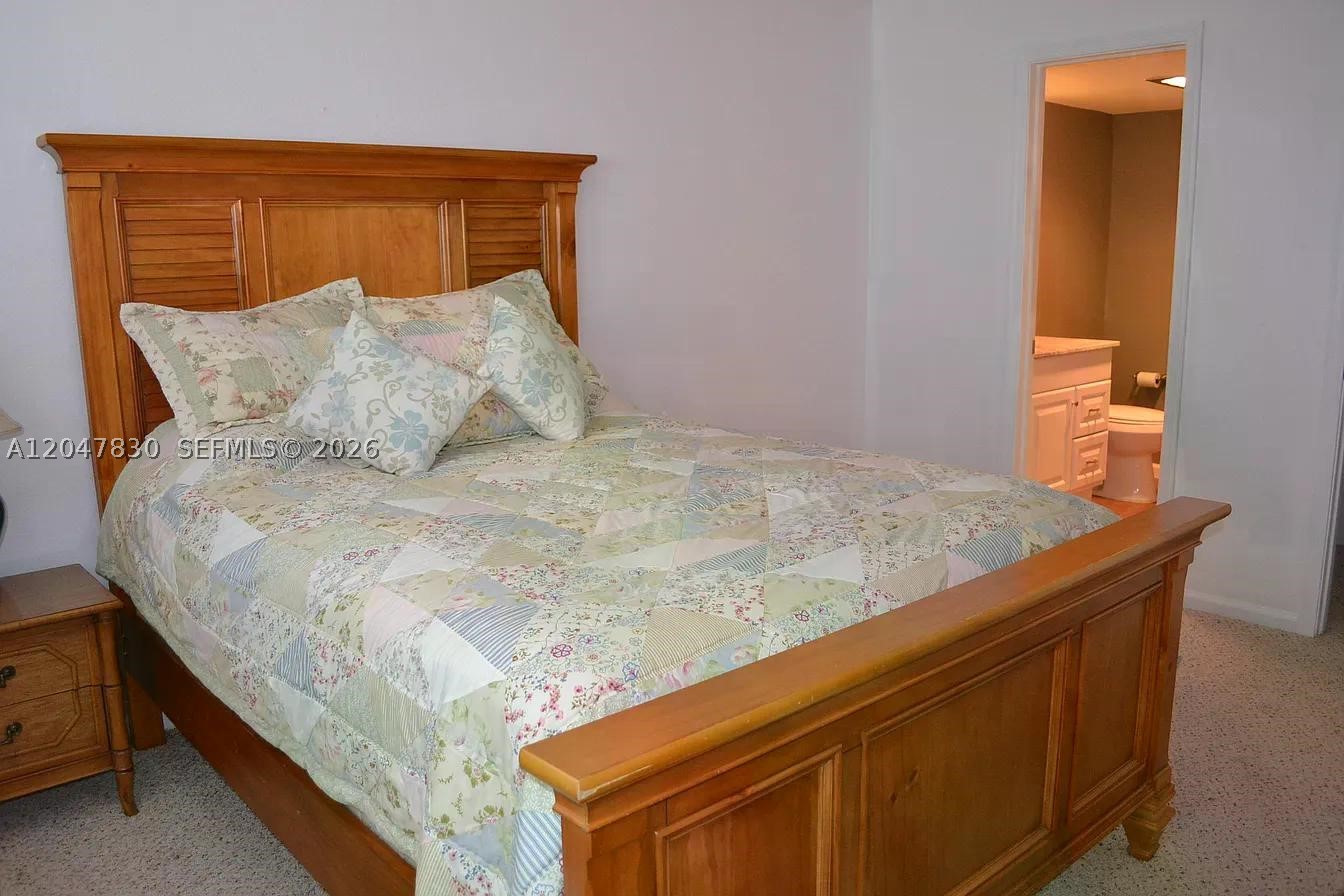 9855 Sandalfoot Blvd 308 Property Photo 13
