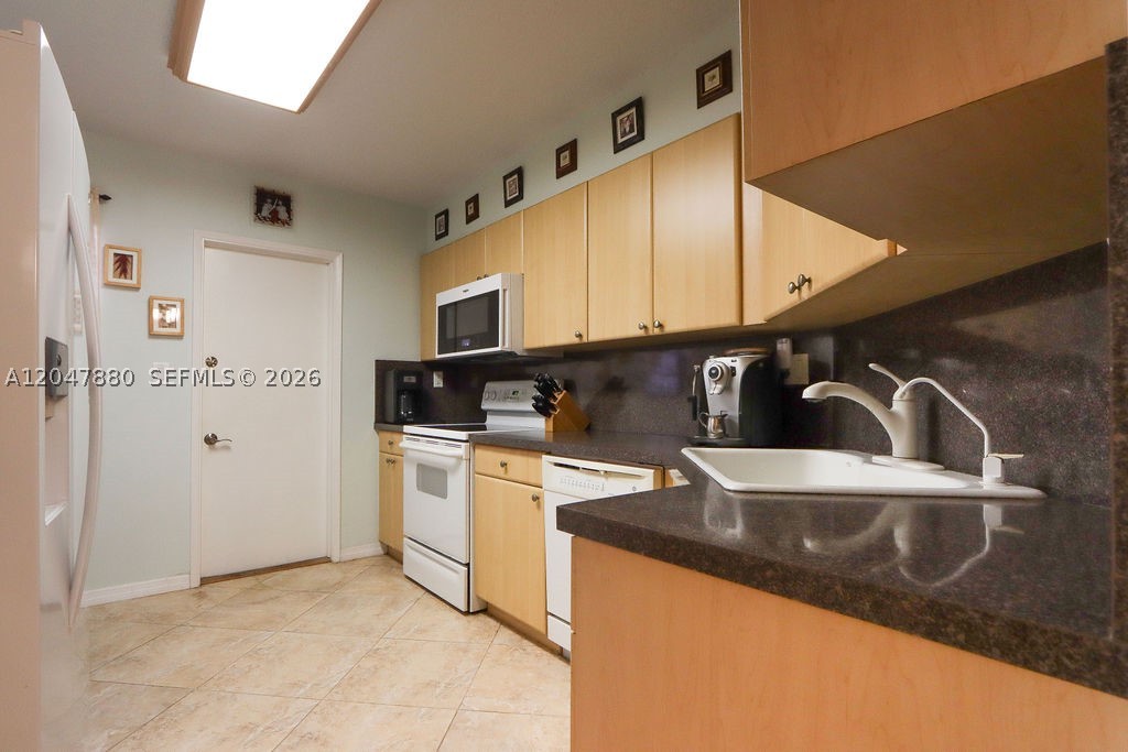 3575 Broken Woods Dr 303 Property Photo 5