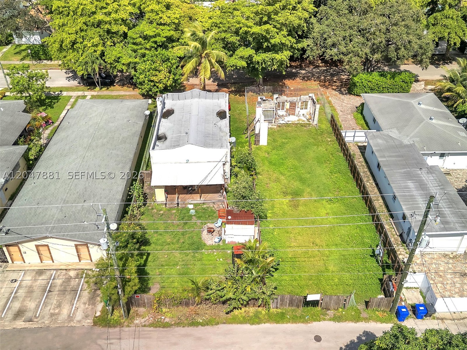 1932 Dewey St Property Photo 2