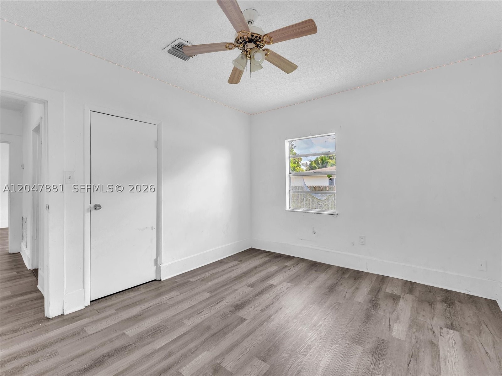 1932 Dewey St Property Photo 13
