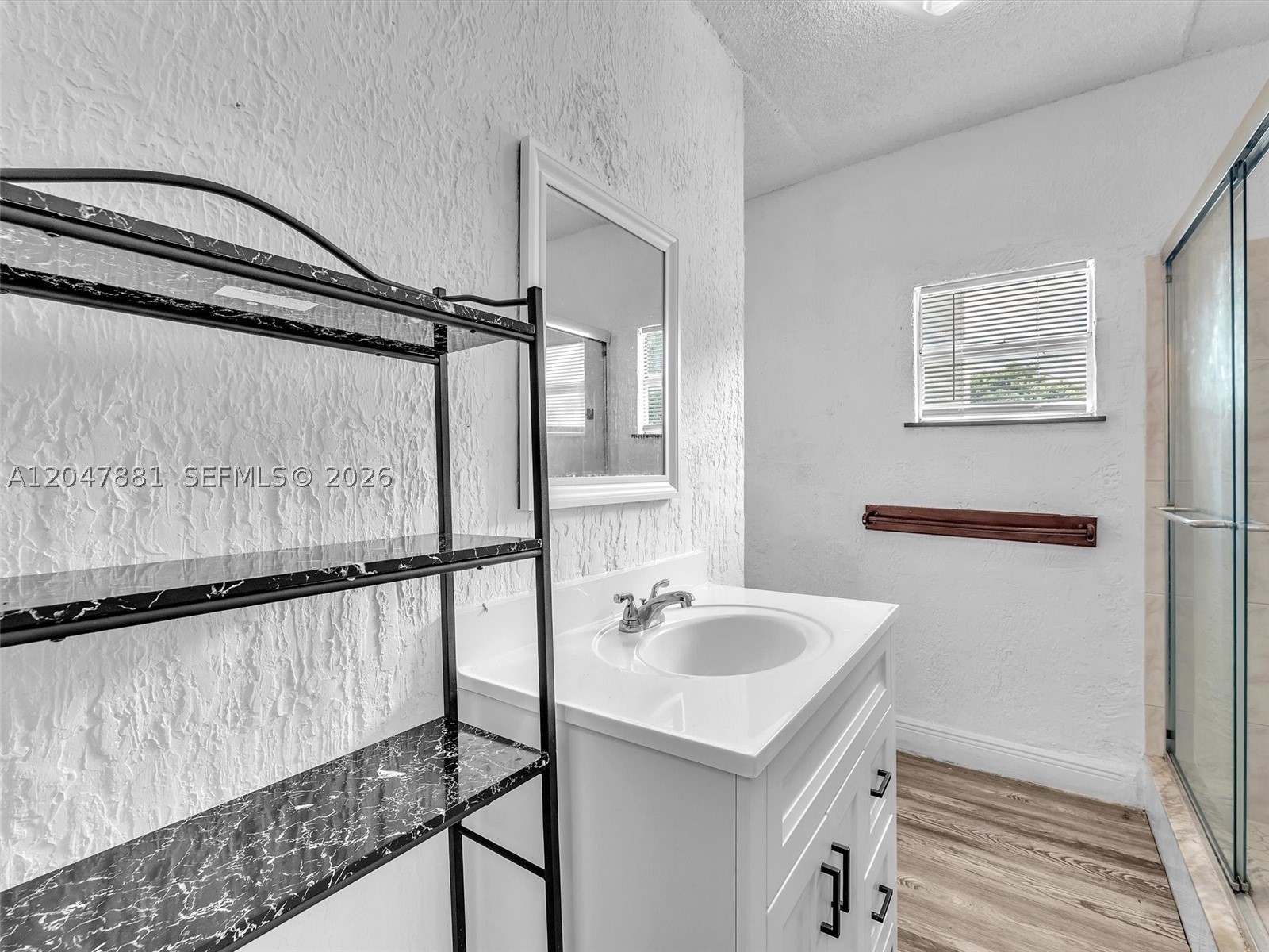 1932 Dewey St Property Photo 14