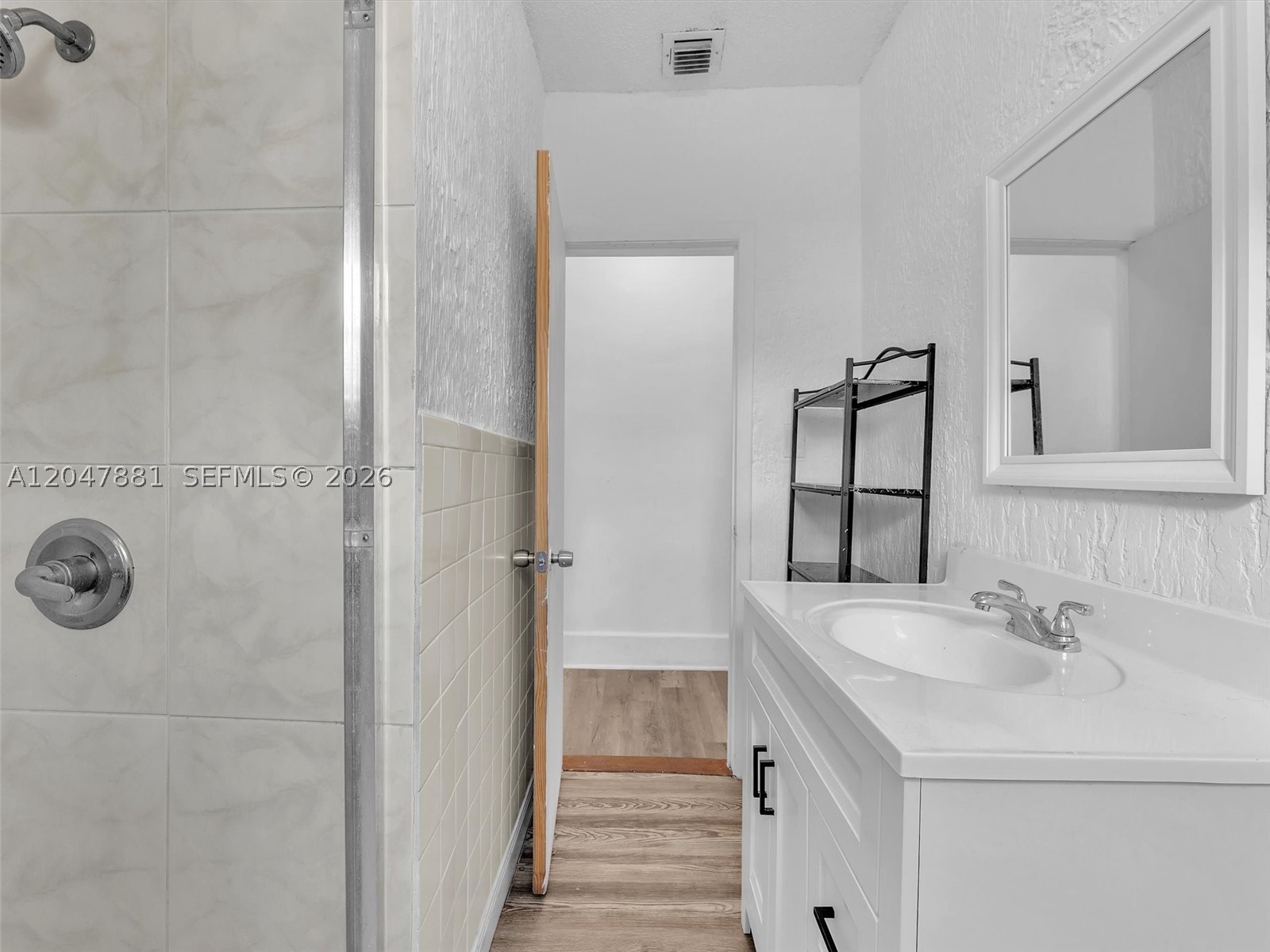 1932 Dewey St Property Photo 15