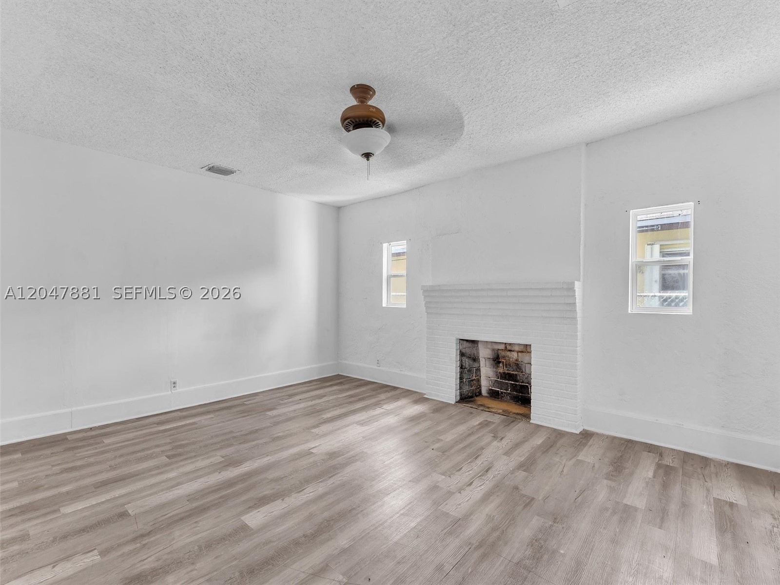 1932 Dewey St Property Photo 18