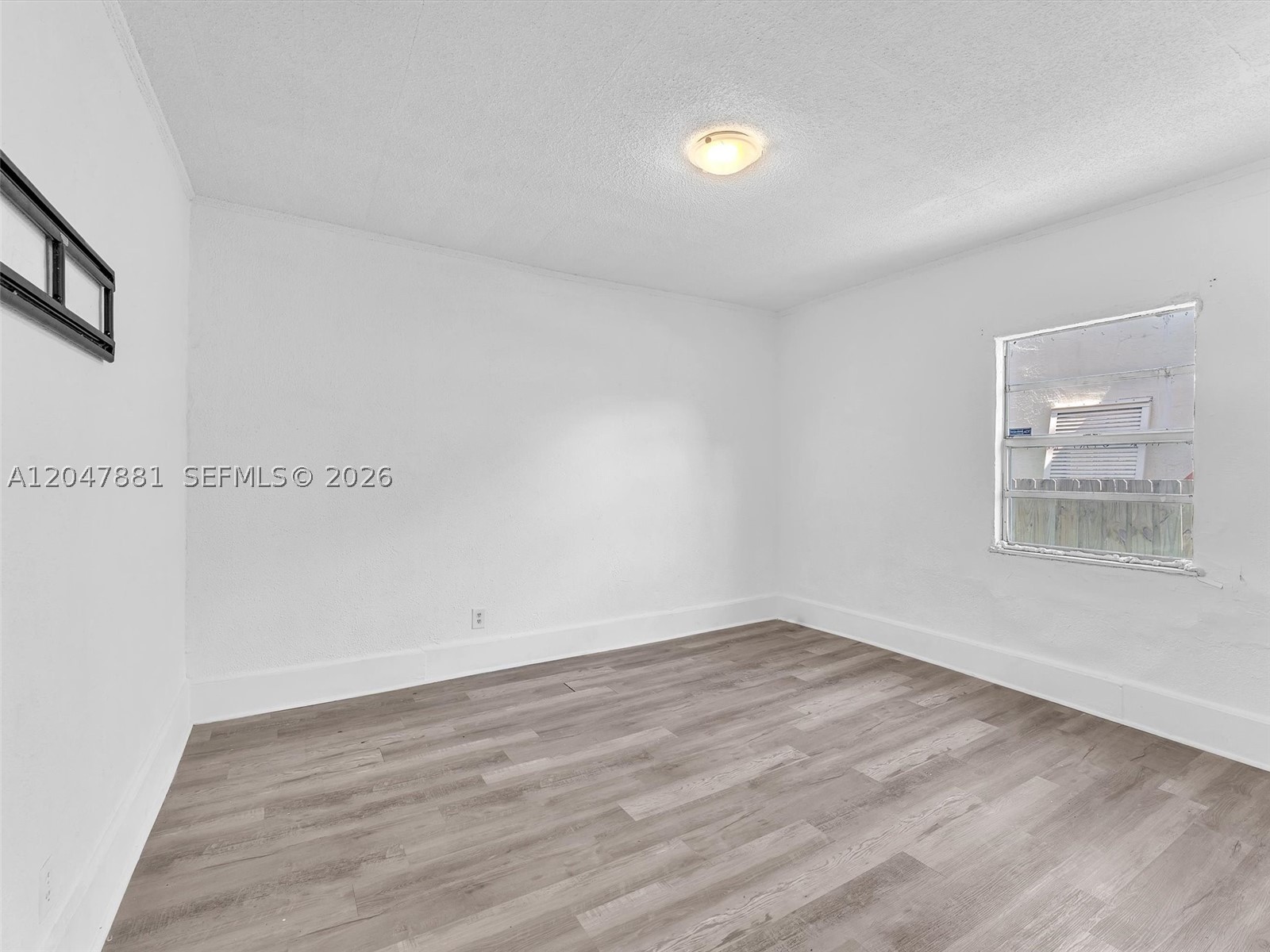 1932 Dewey St Property Photo 19