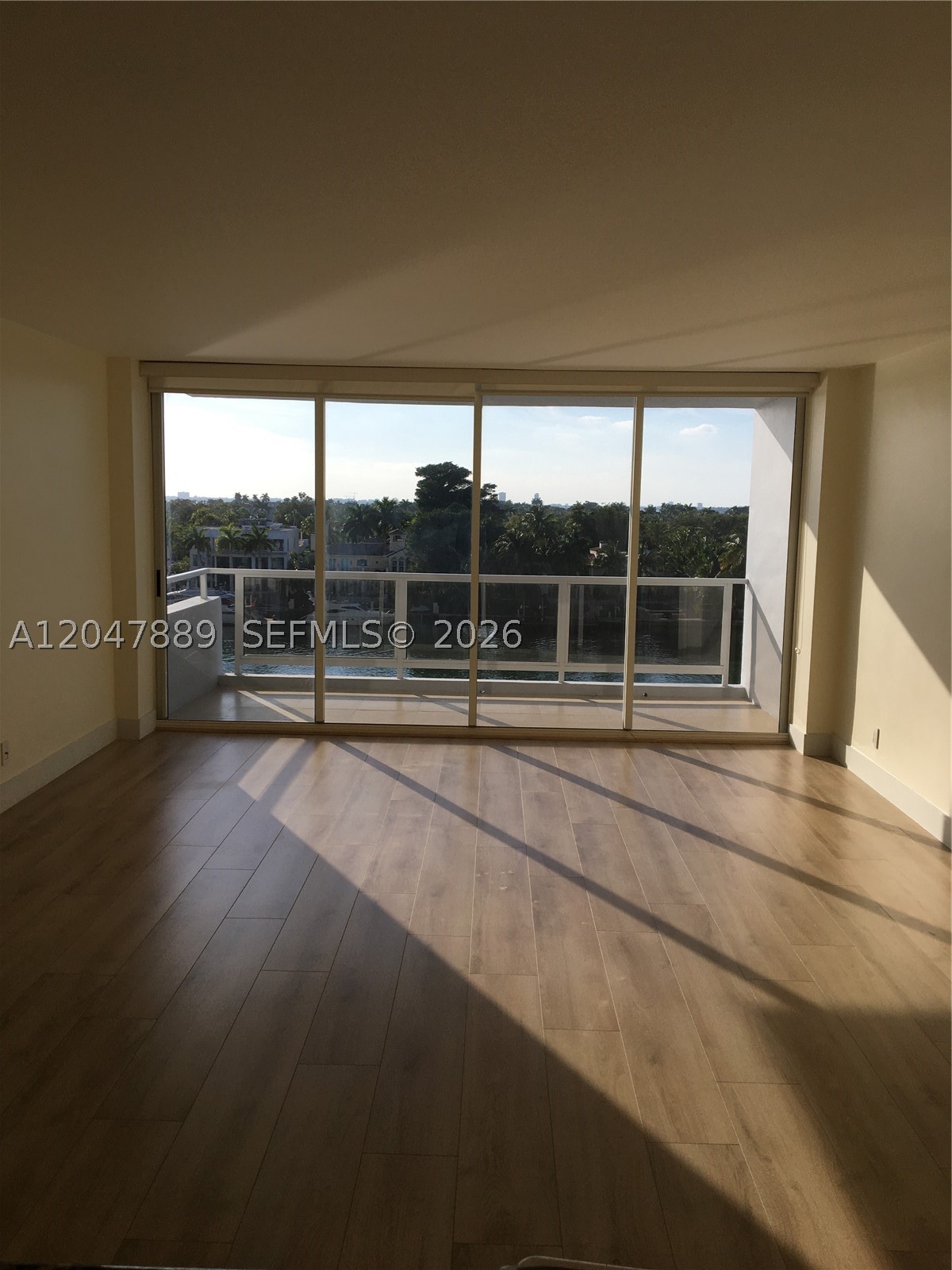5700 Collins Ave 6j Property Photo 11