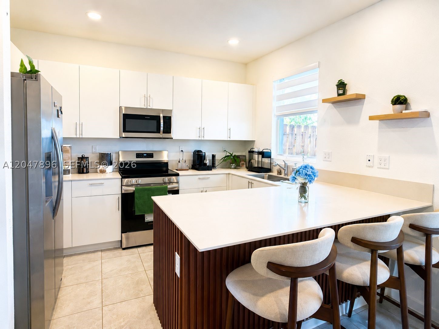 A12047896 Property Photo 3