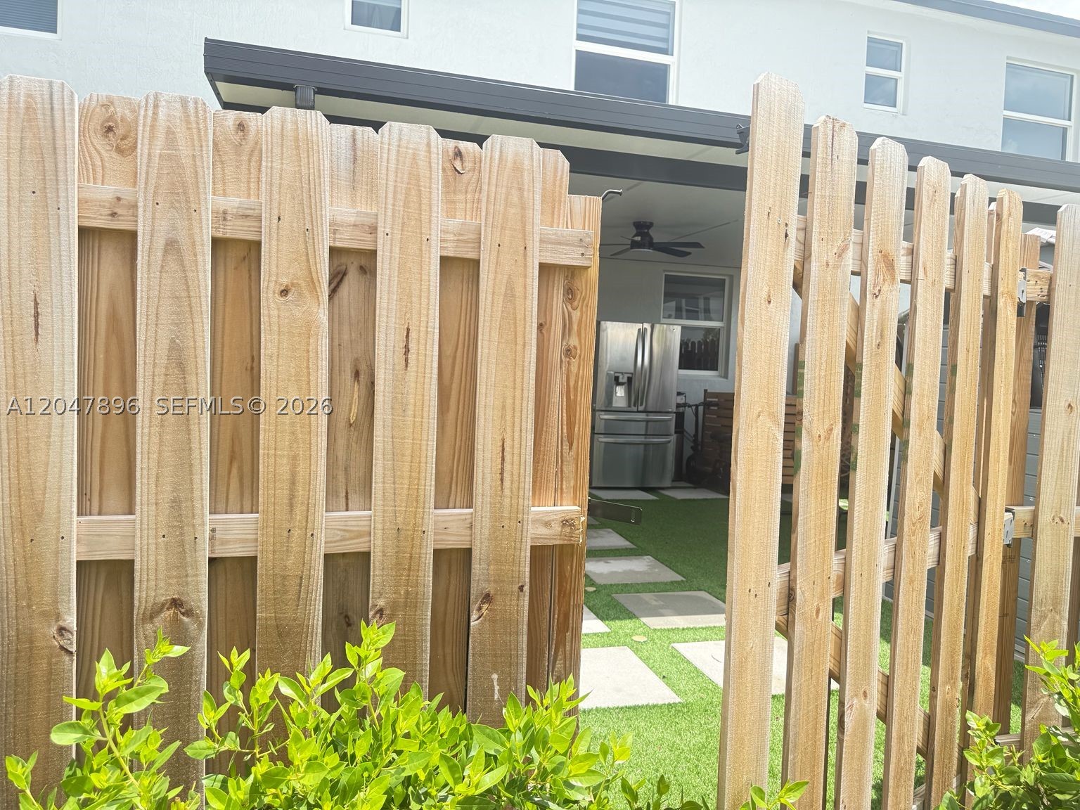 A12047896 Property Photo 6