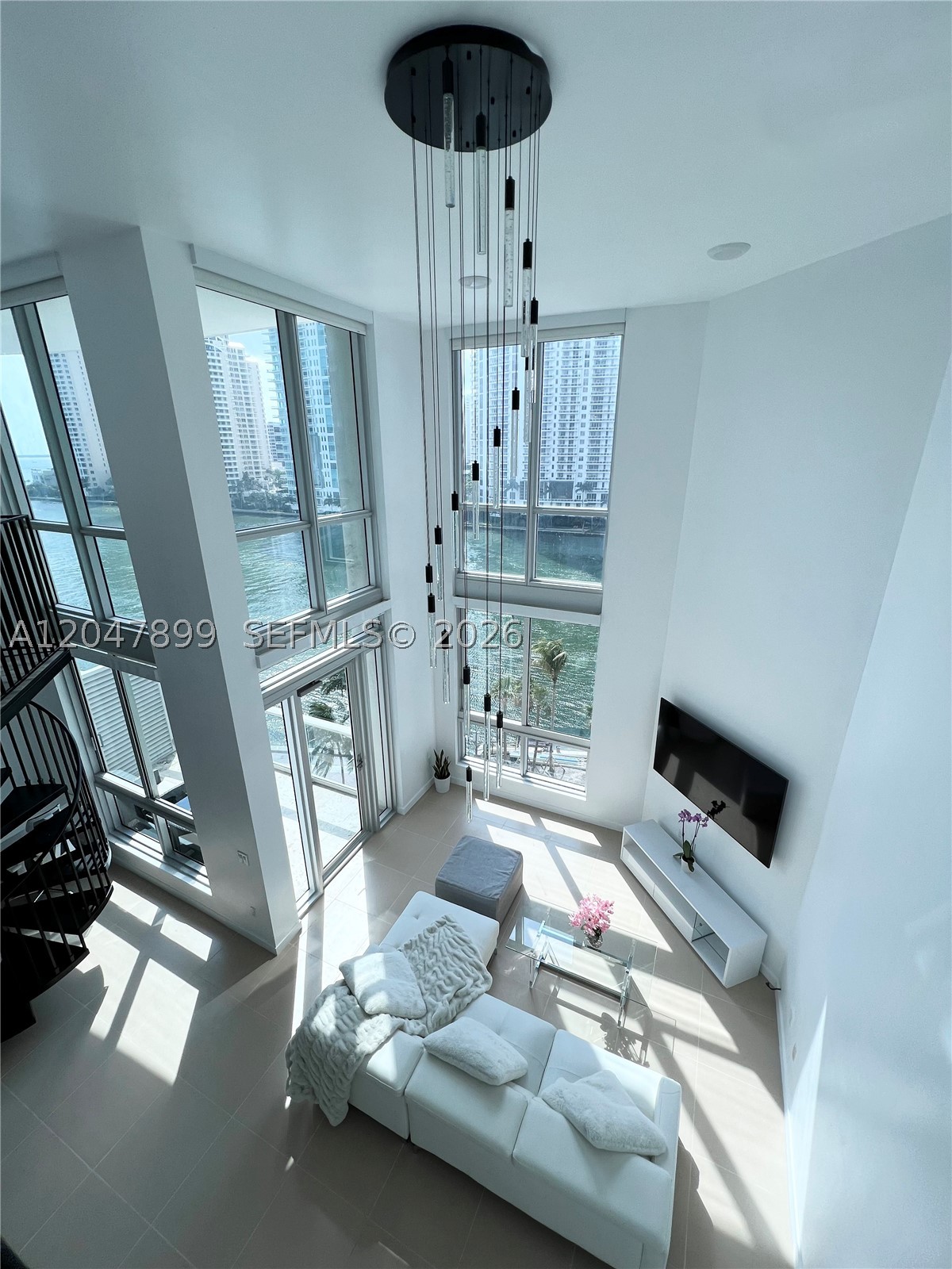 300 S Biscayne Blvd L-814 Property Photo 1