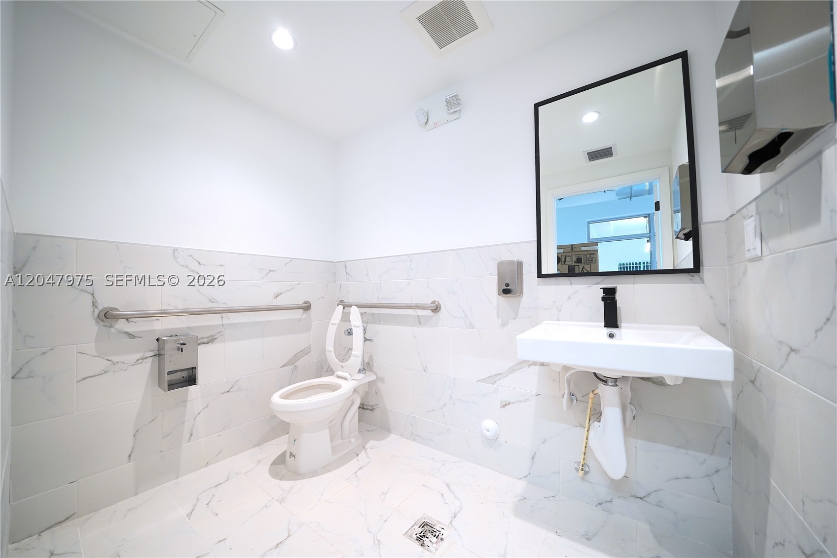 650 Sw 1st St 1 Property Photo 8
