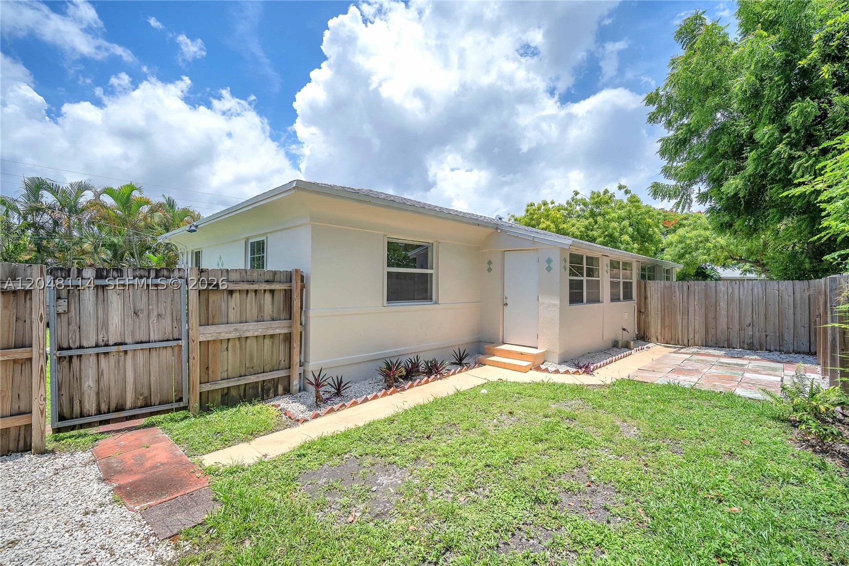 261 Sw 15th St 2 Property Photo 19