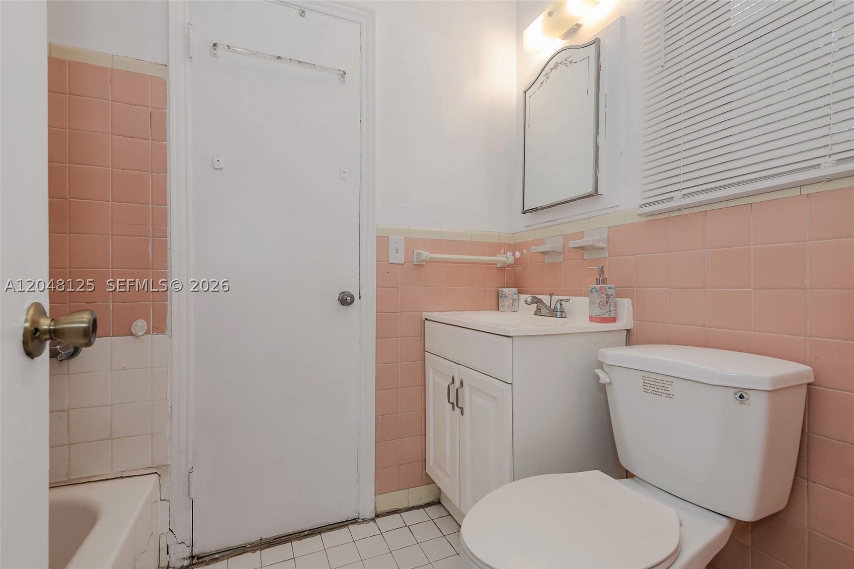 245 Ne 48th St Property Photo 10