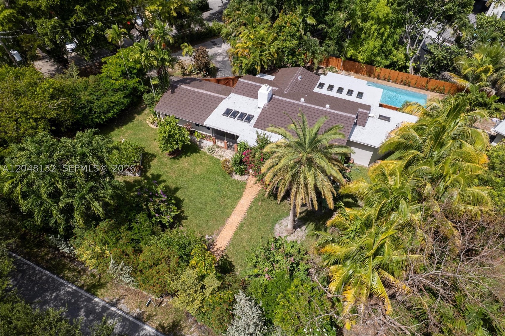 12045 Griffing Blvd Property Photo 3