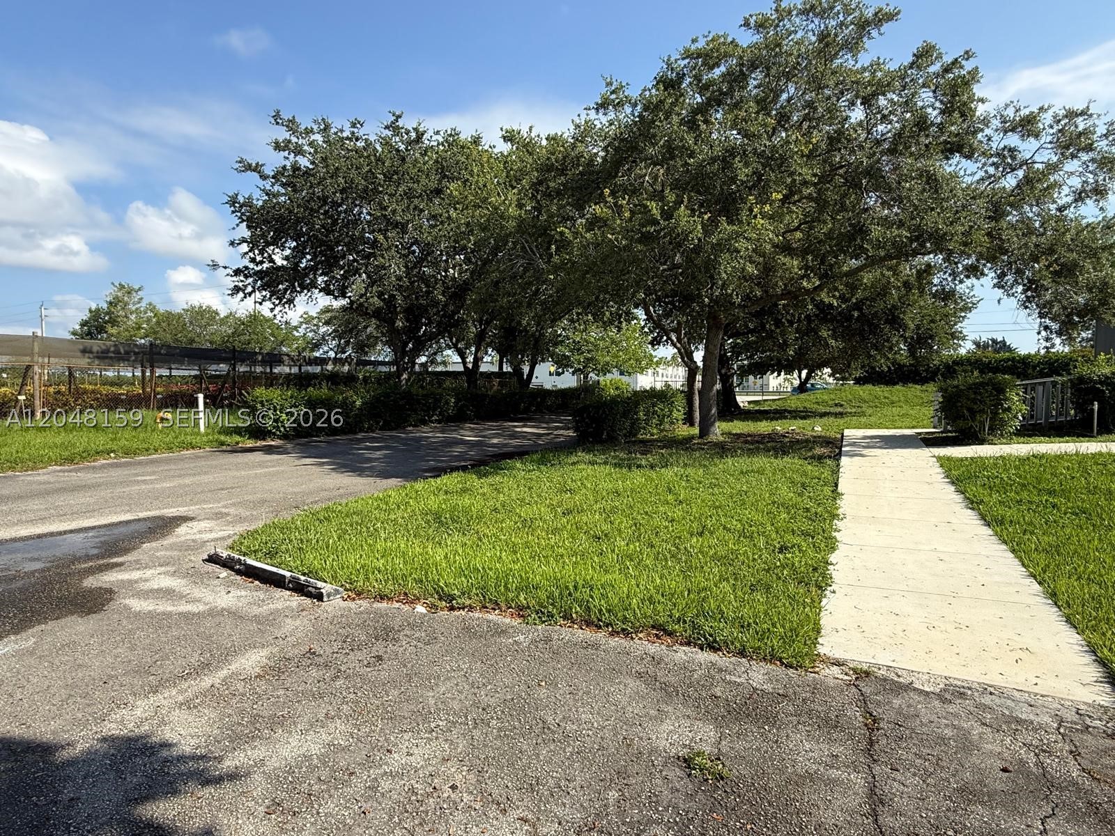 18500 Griffin Rd Property Photo 11