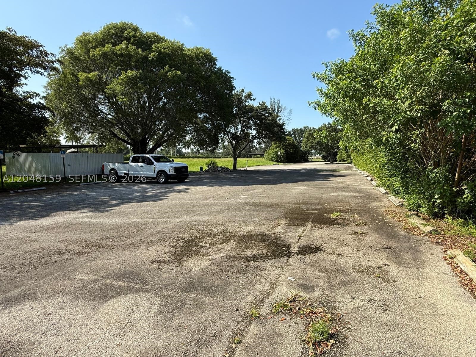 18500 Griffin Rd Property Photo 13