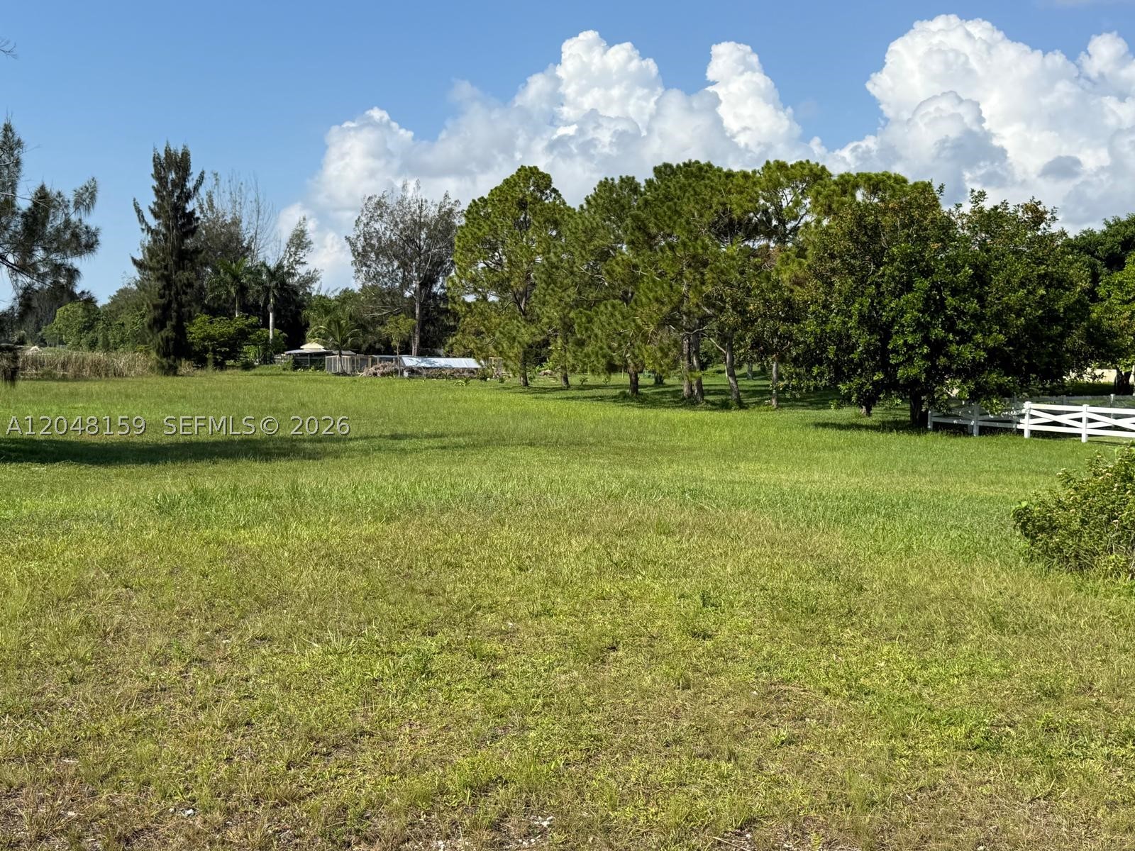 18500 Griffin Rd Property Photo 18