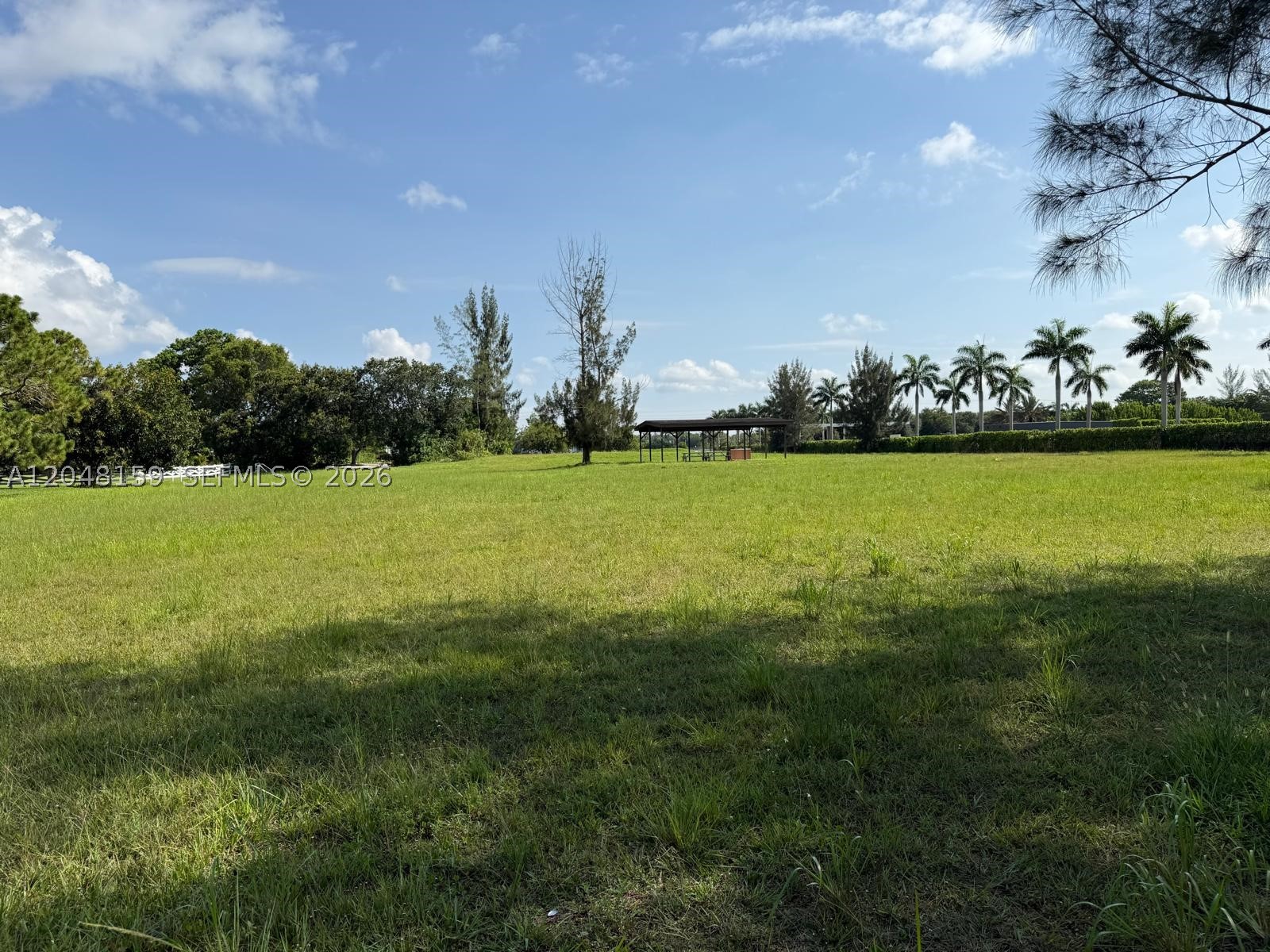 18500 Griffin Rd Property Photo 24