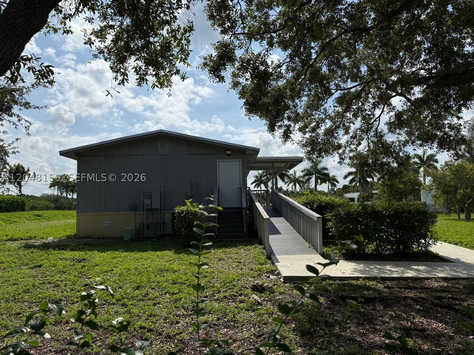 18500 Griffin Rd Property Photo 29
