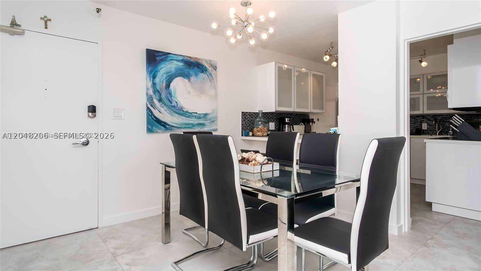 5161 Collins Ave 811 Property Photo 4