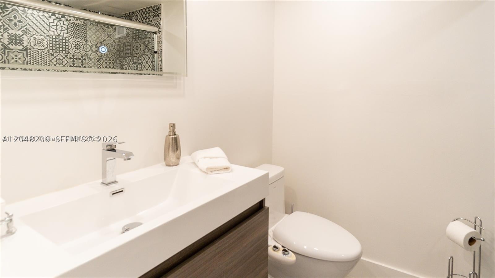 5161 Collins Ave 811 Property Photo 13