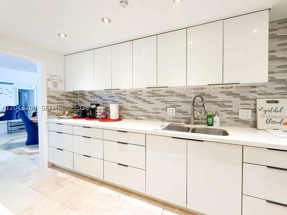 3901 S Ocean Dr 9b Property Photo 8