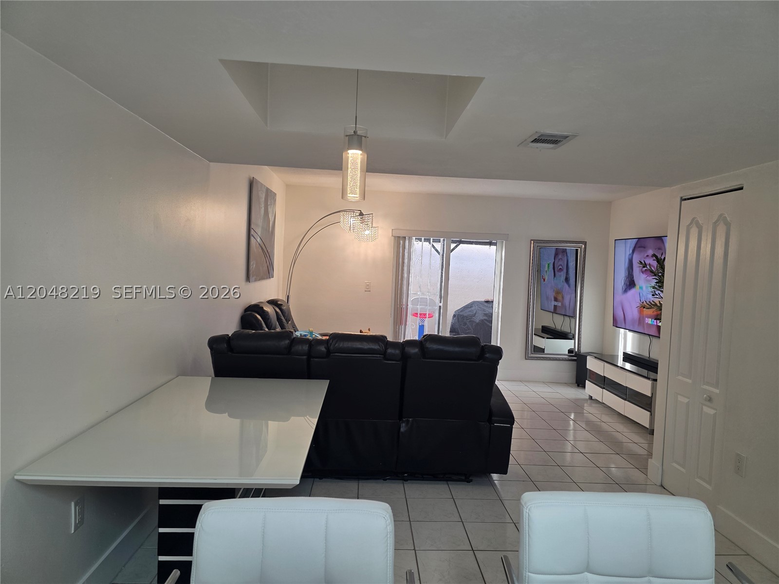 523 W 68th St 5 Property Photo 13