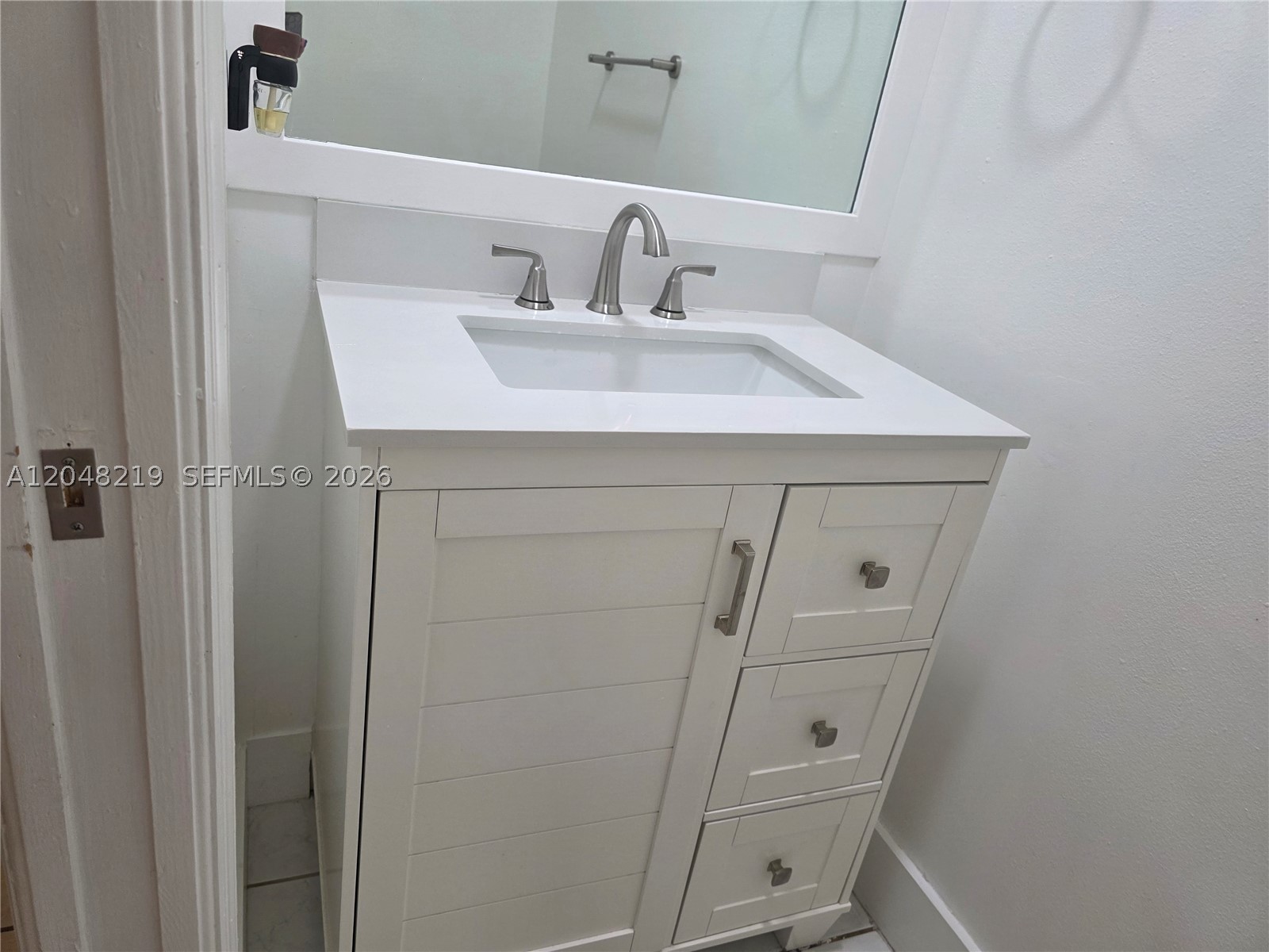 523 W 68th St 5 Property Photo 16