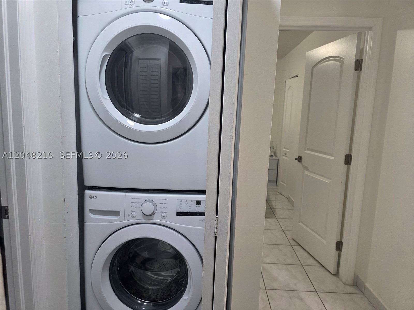523 W 68th St 5 Property Photo 19