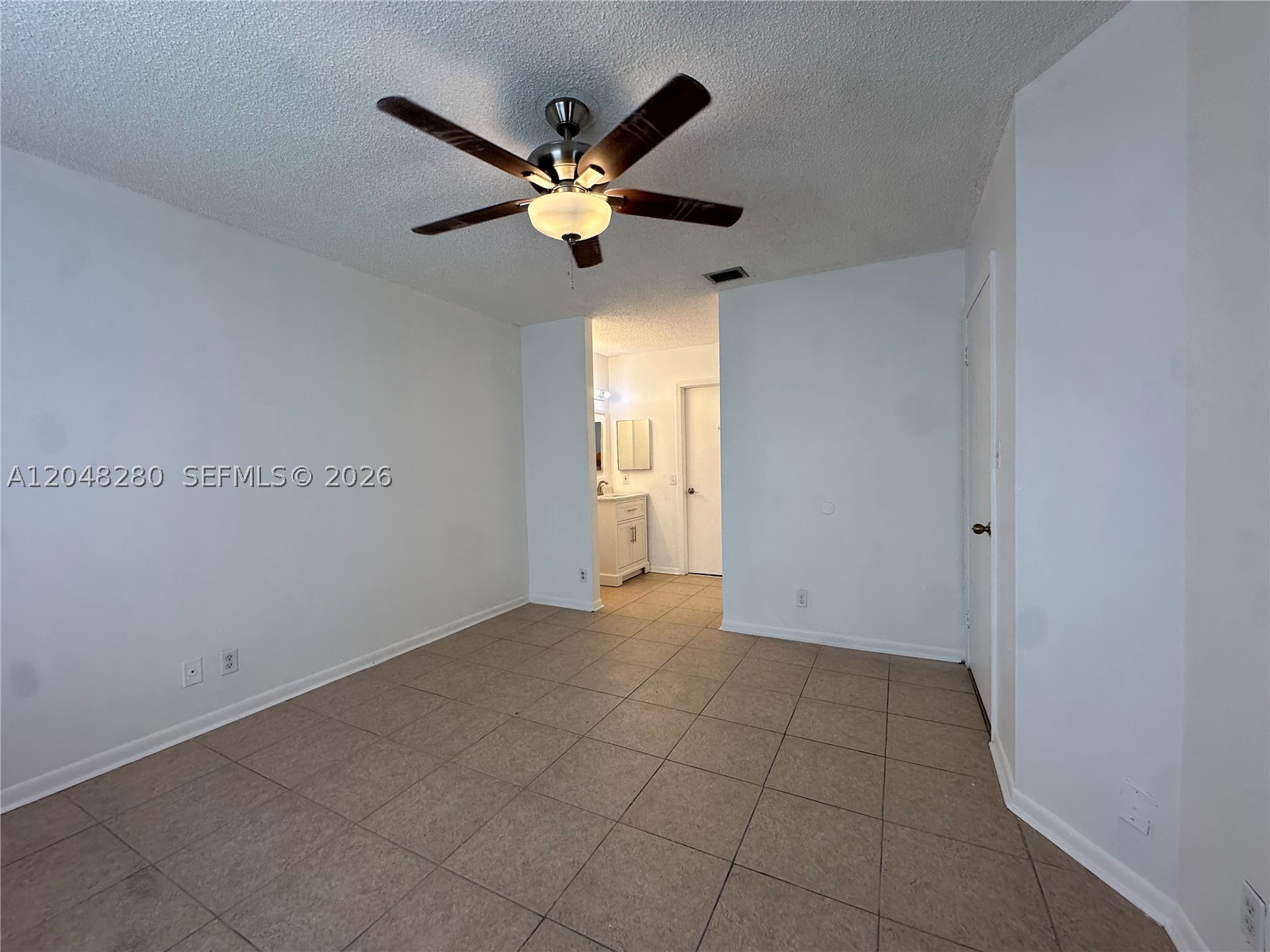 A12048280 Property Photo 6