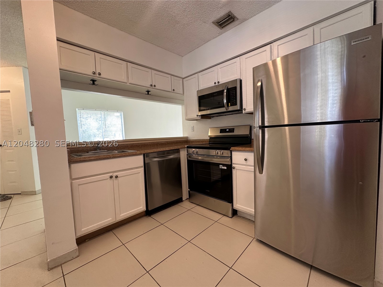 A12048280 Property Photo 7