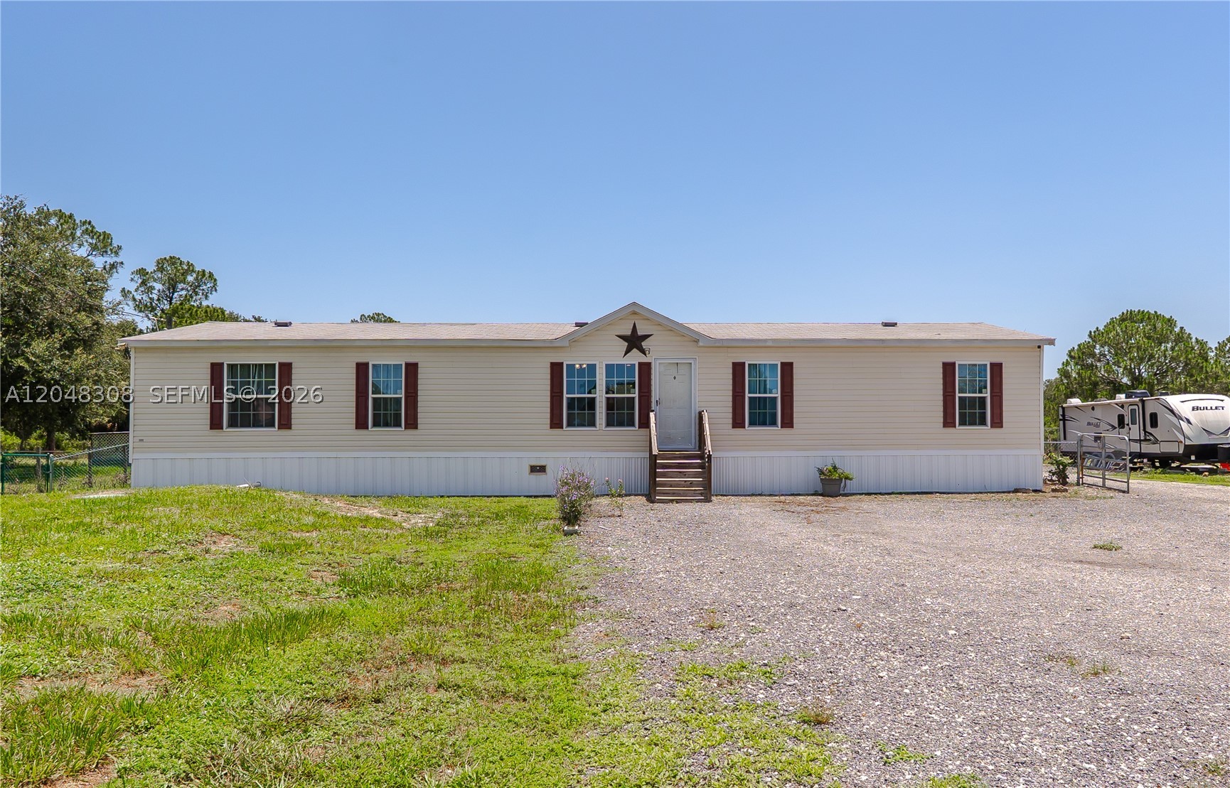 585 S Lindero St Property Photo 2