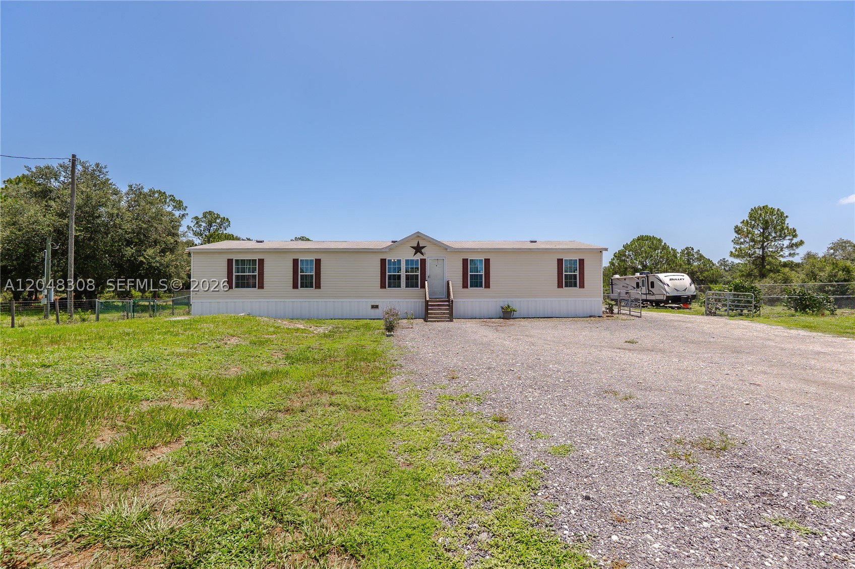 585 S Lindero St Property Photo 3
