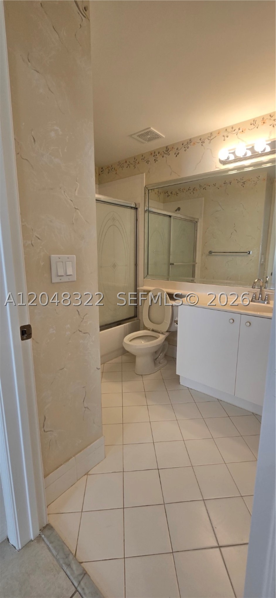 7775 Southampton Ter 305 Property Photo 7
