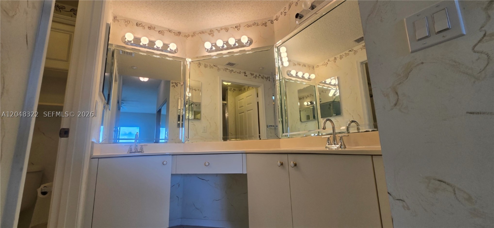 7775 Southampton Ter 305 Property Photo 13