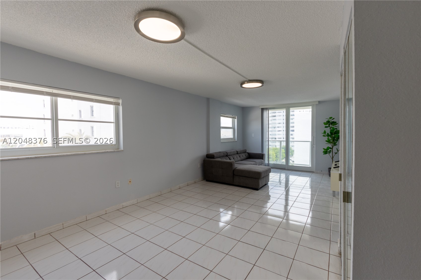 1750 James Ave 7l Property Photo 2