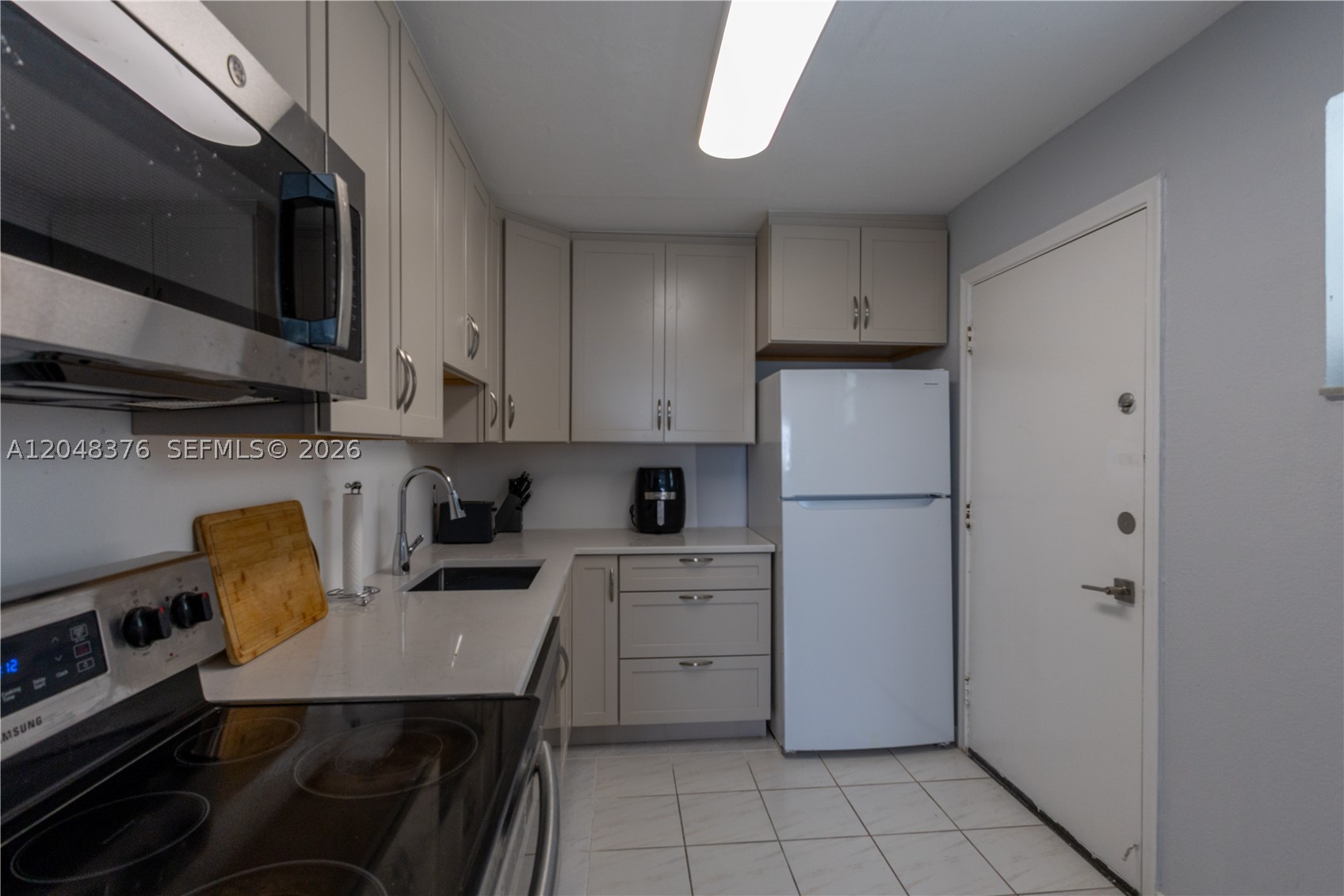 1750 James Ave 7l Property Photo 8