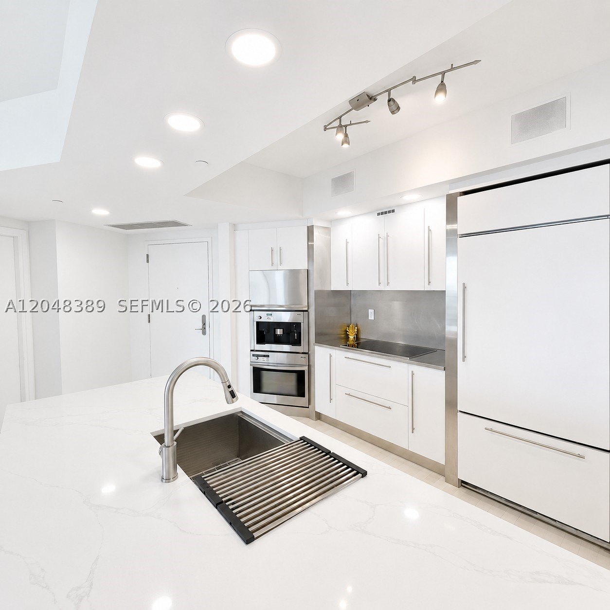 450 Alton Rd 1606 Property Photo 4