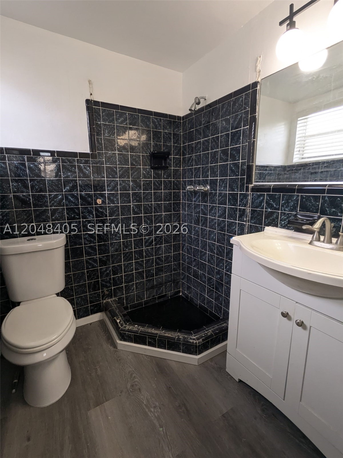 7815 Crespi Blvd 1 Property Photo 5